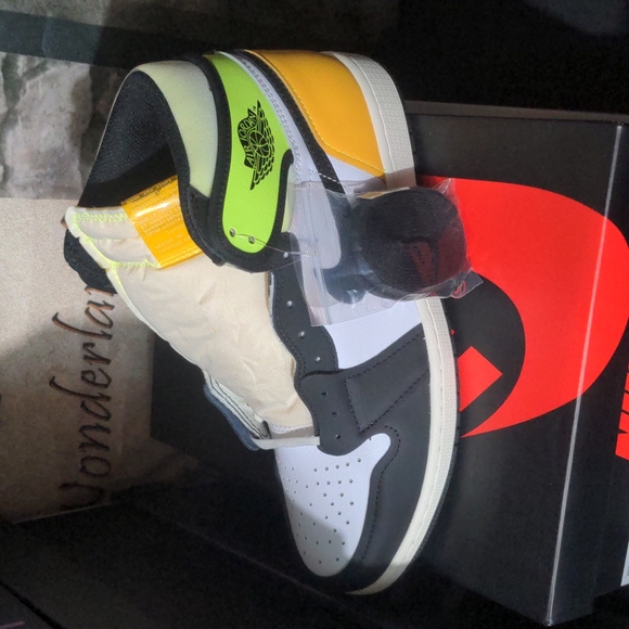 Legit Check Retro Volt Gold Real Vs Fake Off White Af1 New Arrivals